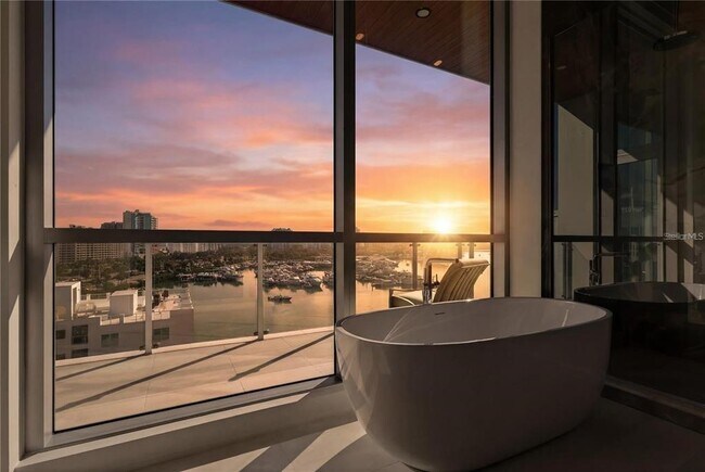 Building Photo - 111 Golden Gate Point