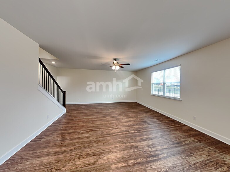 Building Photo - 4750 Chutney Dr