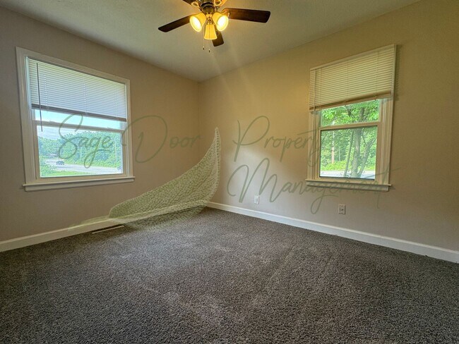 Building Photo - SINGLE FAMILY HOME IN RAYTOWN!!!