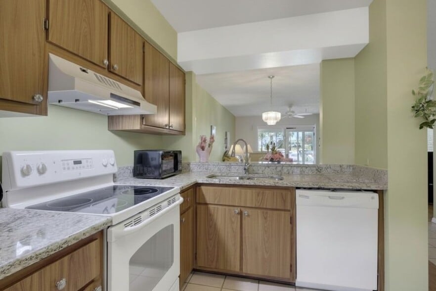 Building Photo - 1025 Foxfire Ln