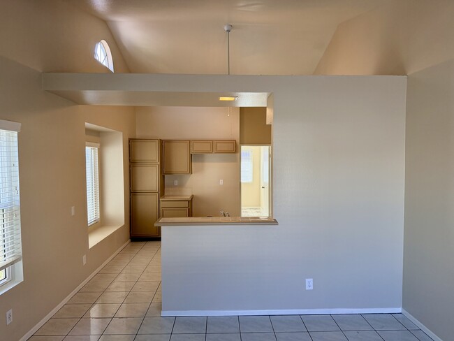 Building Photo - 2036 Orchard Dr
