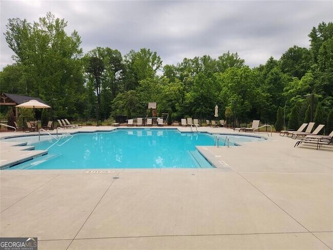 Building Photo - 235 Vly Oak Dr