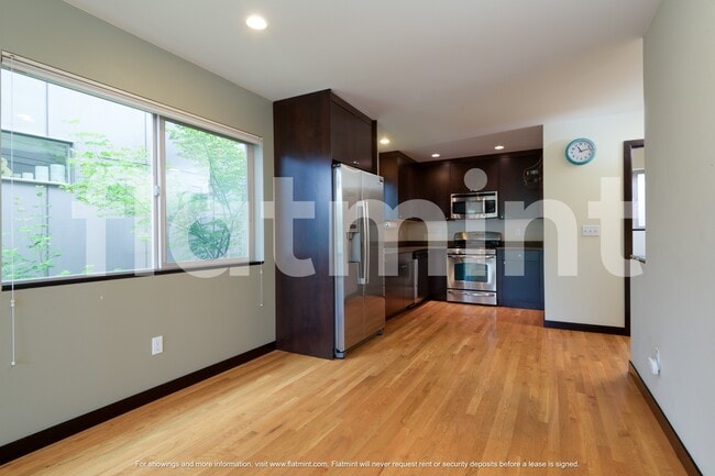 Building Photo - 1512 44th Ave SW