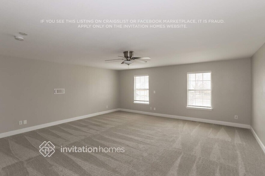 Building Photo - 3302 Sycamore Dr