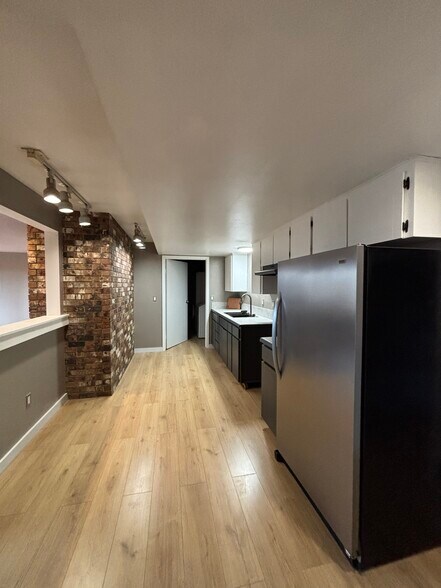 Building Photo - 201 SW 4th St