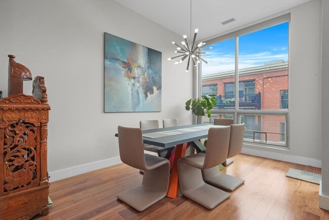 Building Photo - 128 S Aberdeen St