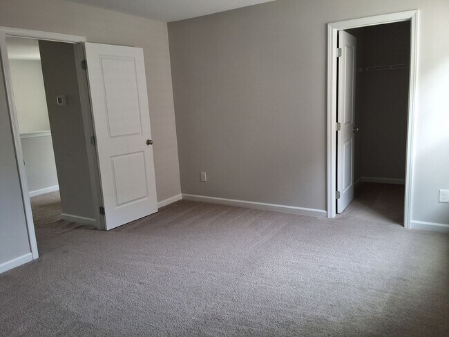 Building Photo - Knoxville 37934 - Farragut - 3 bedroom, 2.5 bath home - Contact Sharon Arnwine (865) 313-7215