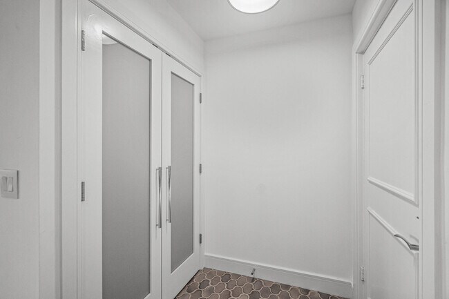 Building Photo - 120 N Ocean Blvd