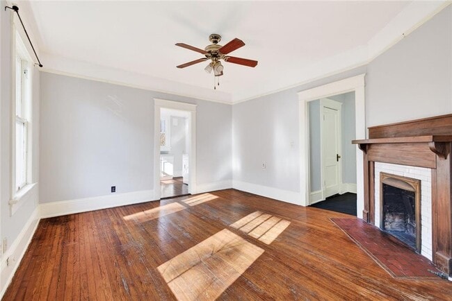 Building Photo - 300 Oxford Pl NE