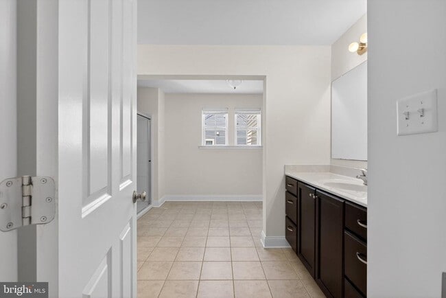 Building Photo - 2707 Henry Moore Ln