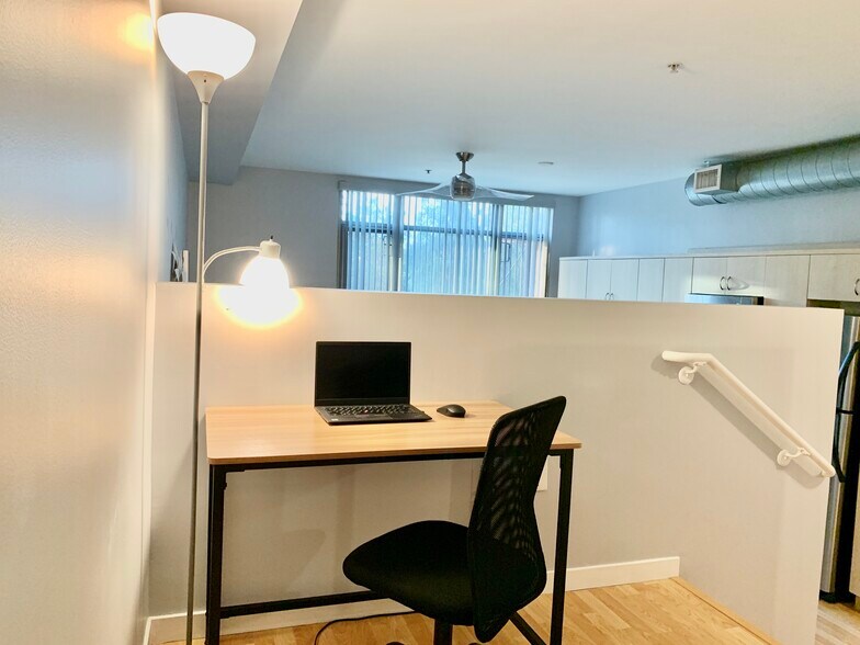 Building Photo - 889 Date St