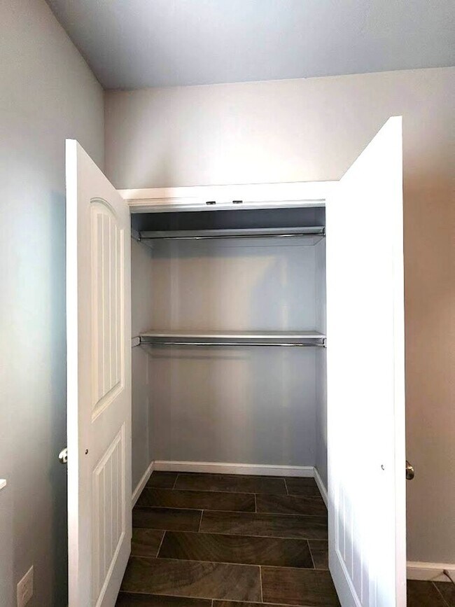 Building Photo - Campbell St Duplex