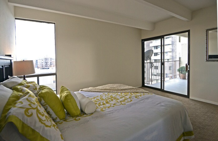 Building Photo - 777 N Washington St