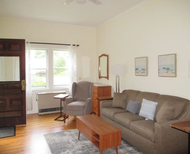 Building Photo - 38 Berkley, B