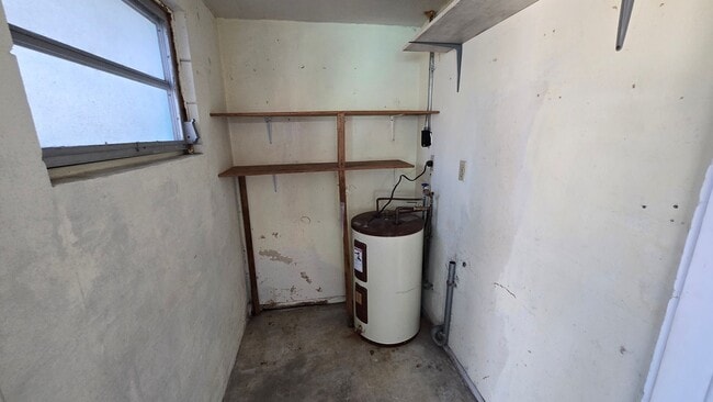 Building Photo - Nice 1 bed/ 1 bath near Downtown Sarasota Available Now!