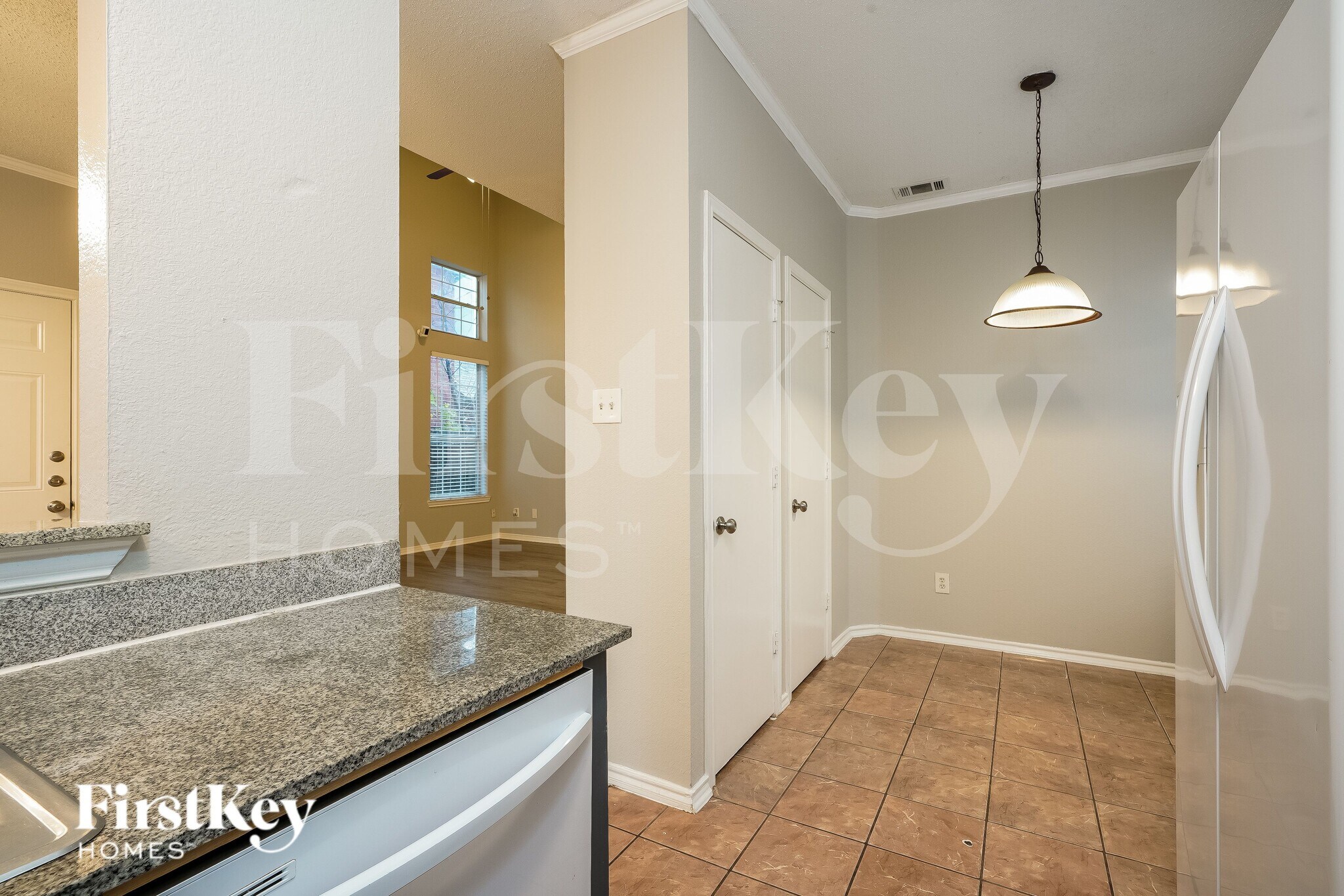 Building Photo - 1150 Lombard Ln