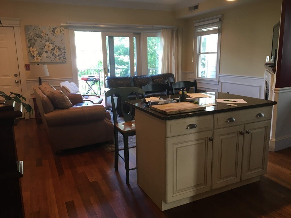 Building Photo - 536 Dorchester Ave