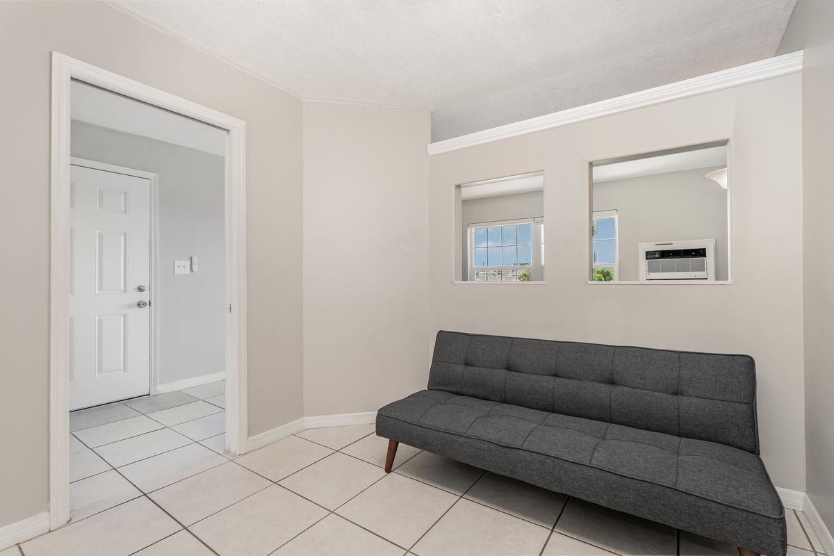 Building Photo - 390 W Cocoa Beach Causeway