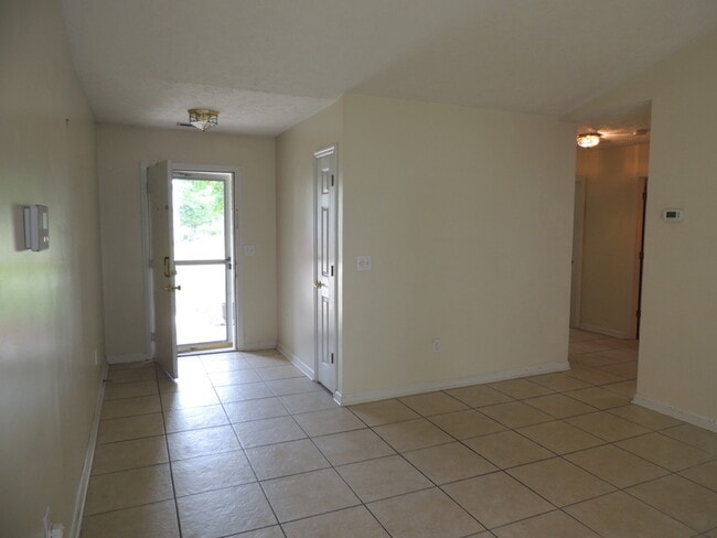 Building Photo - Single Family home