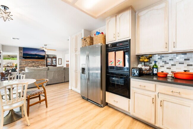 Building Photo - Summerlin 3 Bed / 2.5 Bath Home — Available October 5, 2026