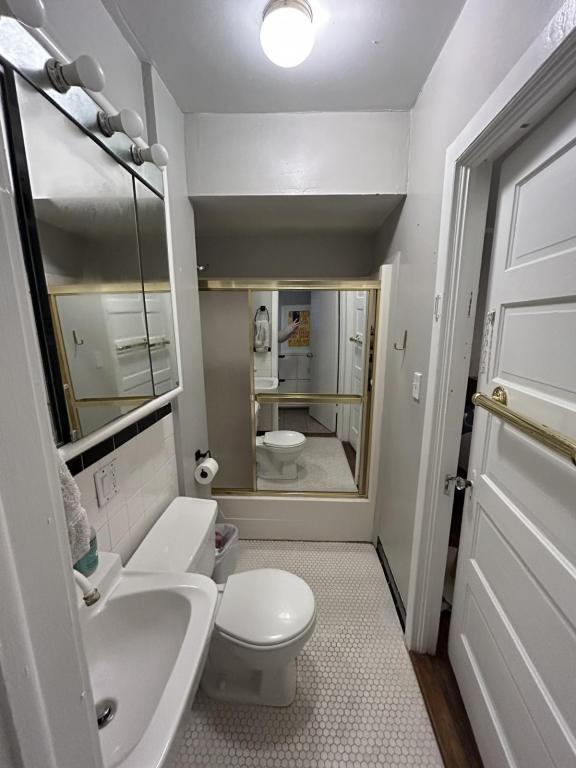 Building Photo - 615 S Mills Ave