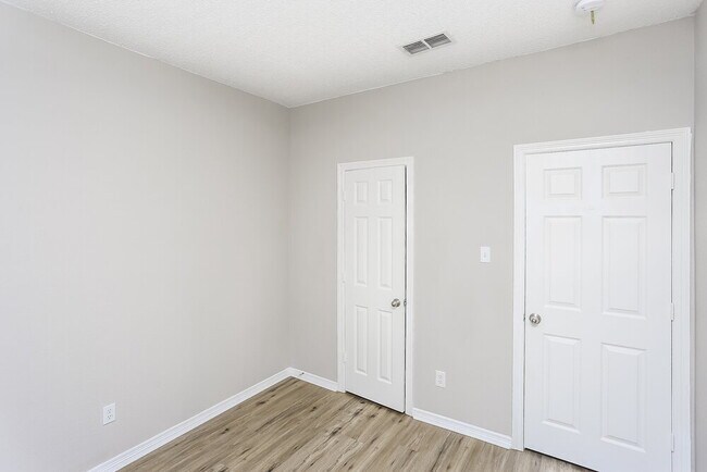 Building Photo - 8017 Jolie Dr