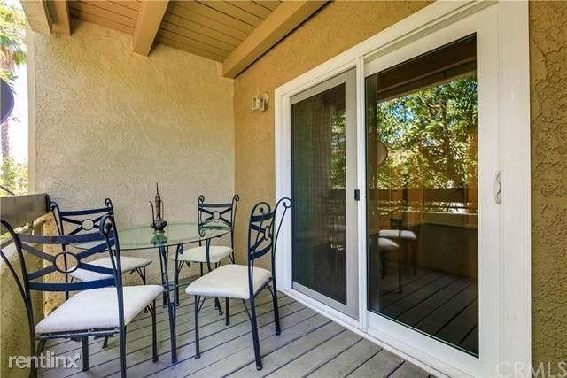 Building Photo - 2 br, 2 bath Condo - 64 N Mar Vista Ave