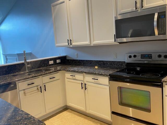 Building Photo - 119 W Oakbrook Dr