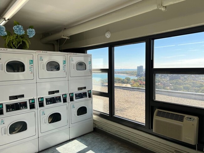 Building Photo - 6700 S South Shore Dr