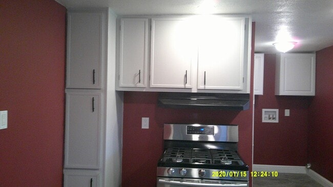 Building Photo - 945 Davis St