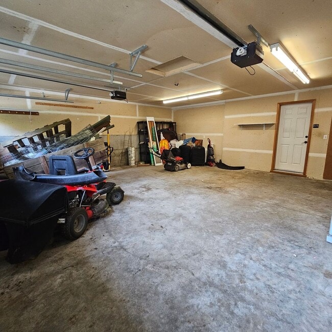 Building Photo - Bright and Stunning 2-Story Home with Dayl...