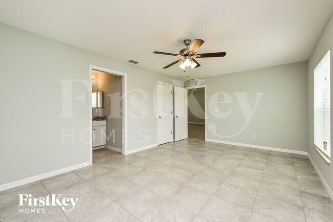 Building Photo - 10363 Grail Ave