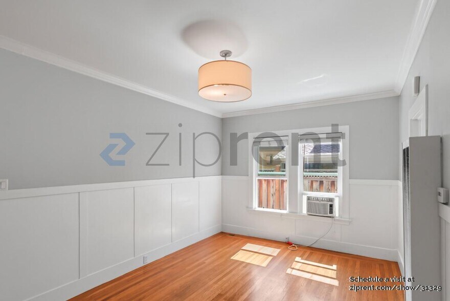 Building Photo - 216 Emerson St