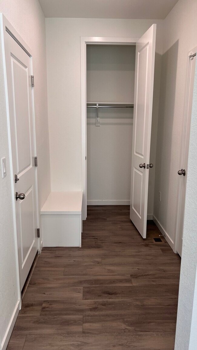 Building Photo - Charming 3 beds 2 baths in Commerce City!