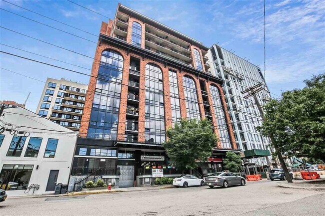 Building Photo - 159 2nd St