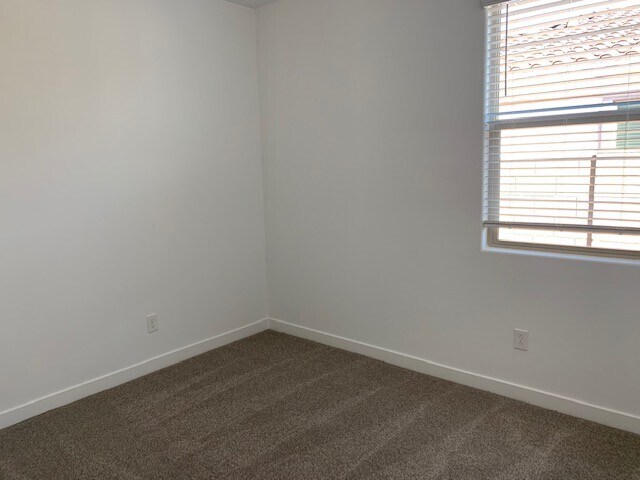 Building Photo - 14577 W Charter Oak Rd