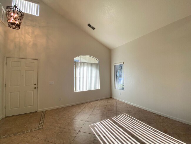 Building Photo - Spacious Home with a Pool & Hot Tub!