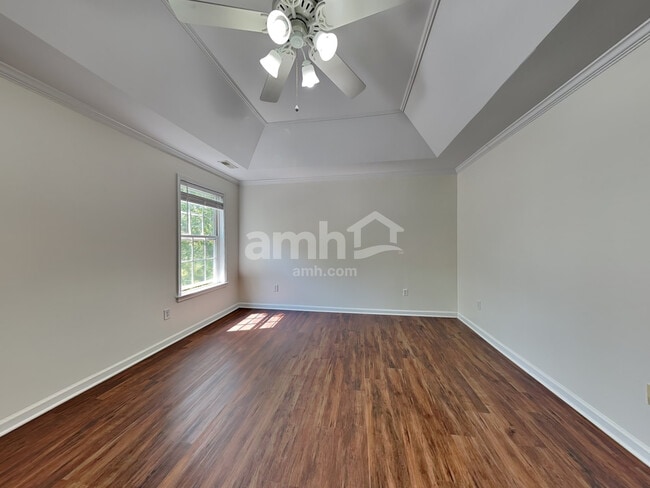 Building Photo - 341 Surrywood Dr