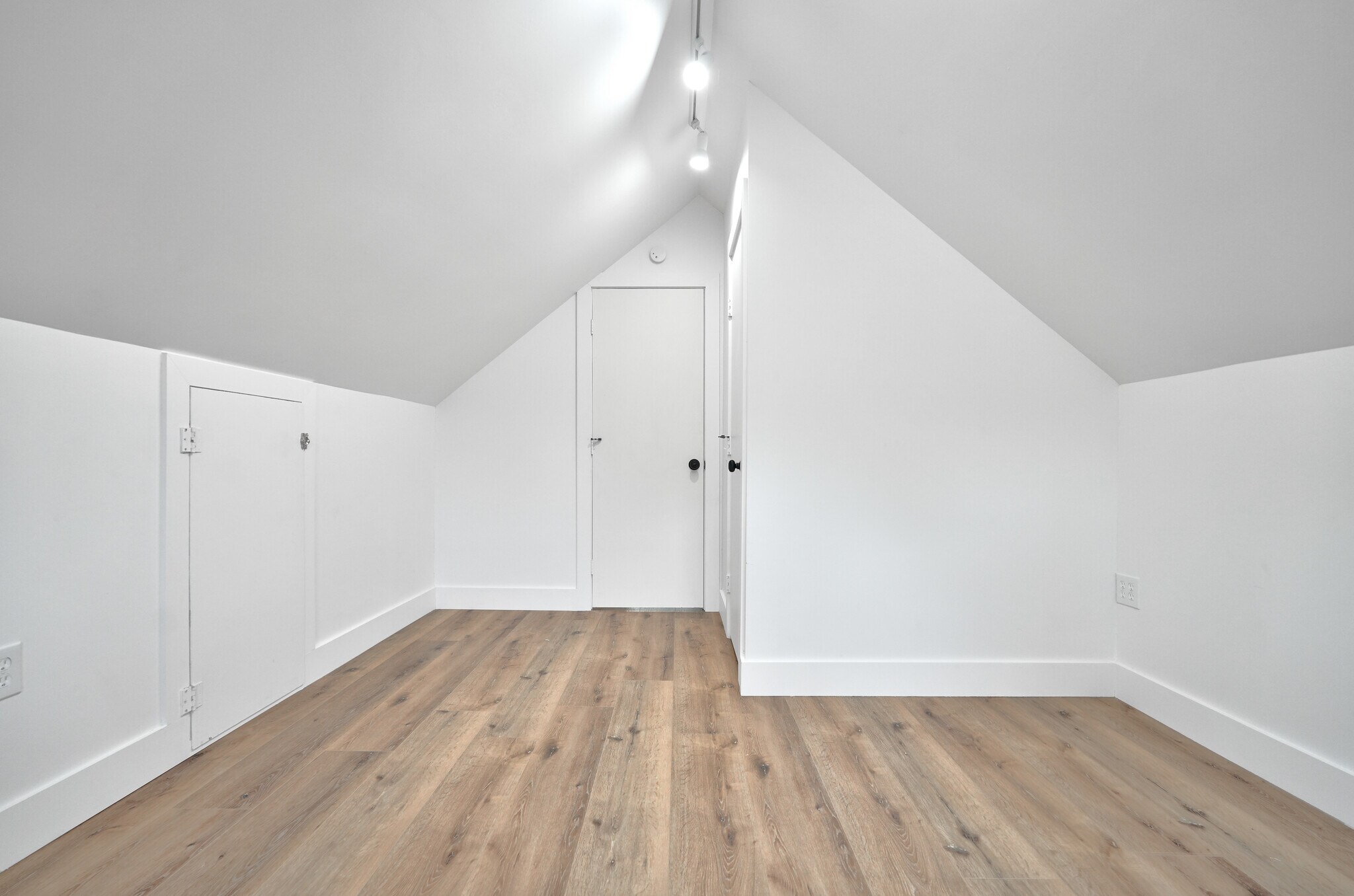 Primary Bedroom - Walkin Closet - 4323 Marlborough Dr