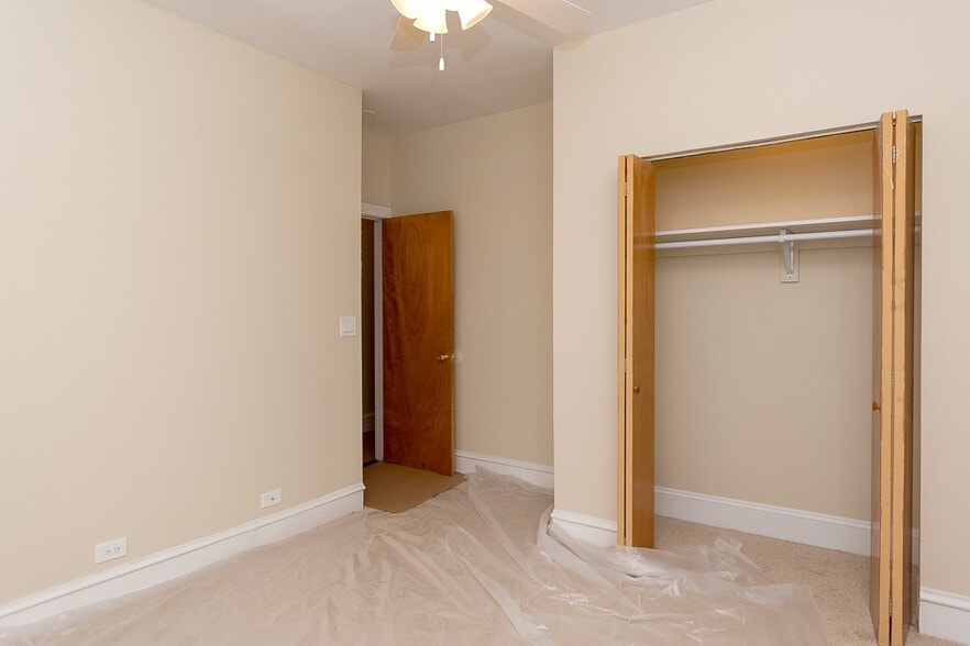 Building Photo - 1360 E 52nd St