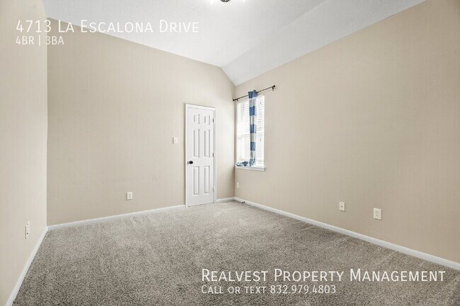 Building Photo - 4713 La Escalona Dr