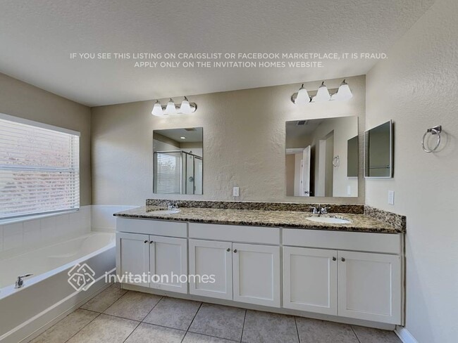 Building Photo - 481 Dagama Dr