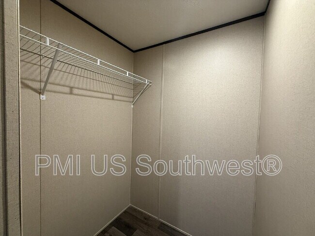 Building Photo - 1866 El Dorado Dr