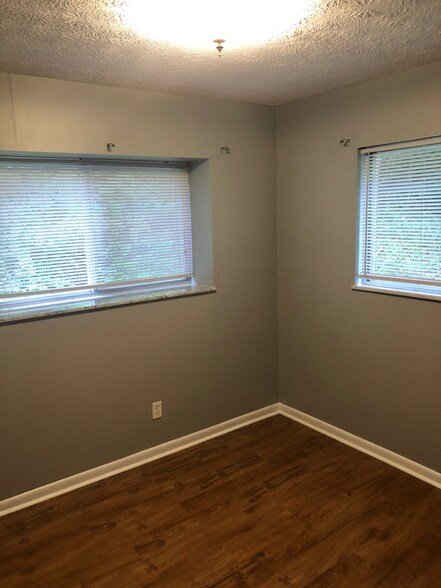 Building Photo - 2 Hapgood Hill