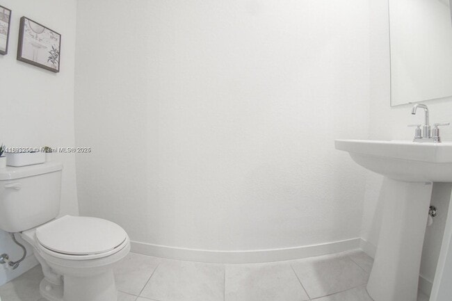 Building Photo - 544 NE 4th St