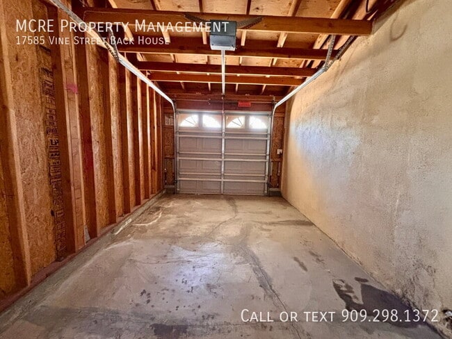 Building Photo - 17585 Vine St