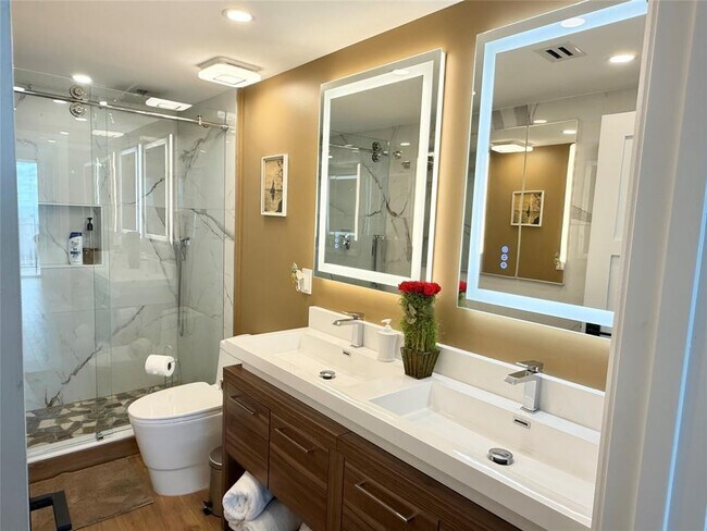 Building Photo - 800 SE 20th Ave