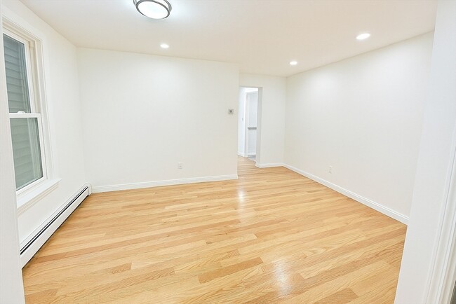 Building Photo - 22 Clinton St