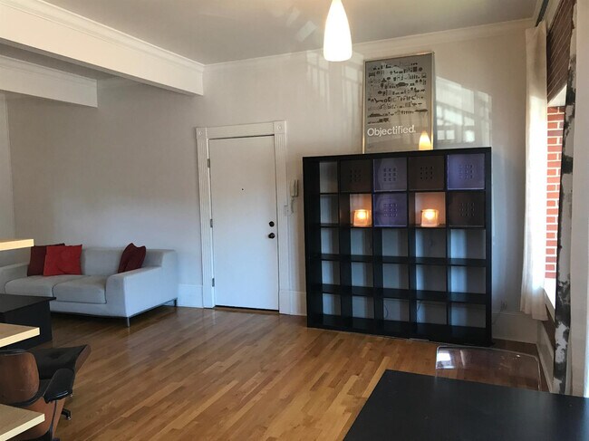 Building Photo - 380 S Upper St