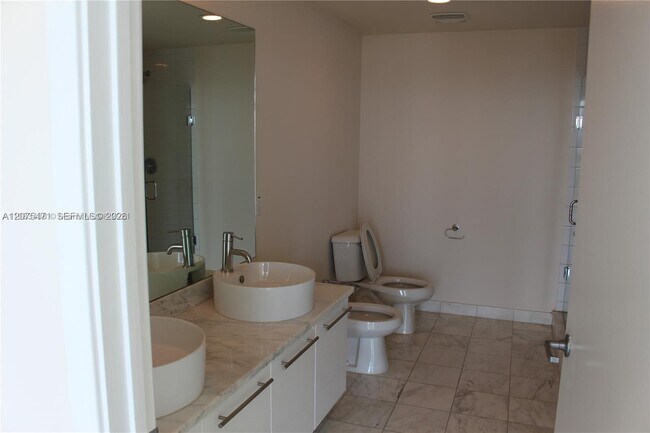Building Photo - 888 Biscayne Blvd
